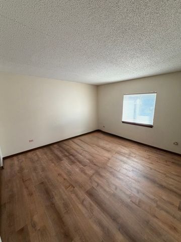 18245 Burnham Avenue 5, Lansing, IL 60438