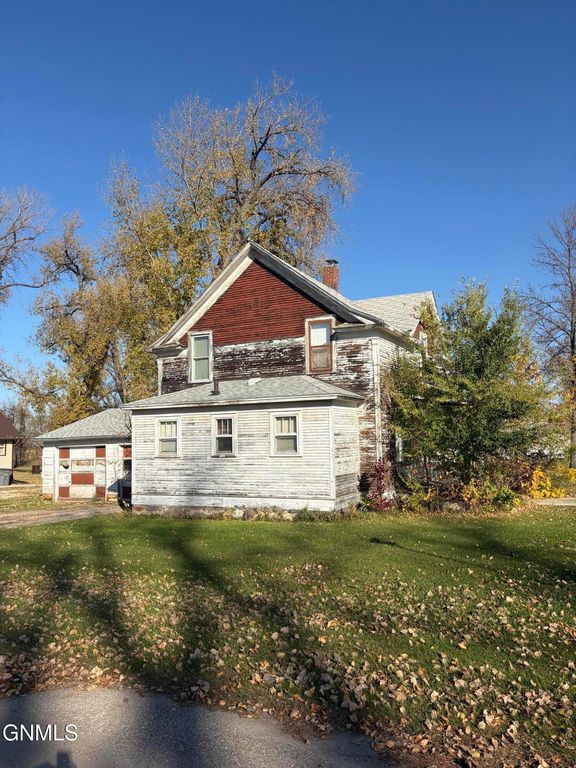 200 1st Avenue NE, Streeter, ND 58483 photo 2
