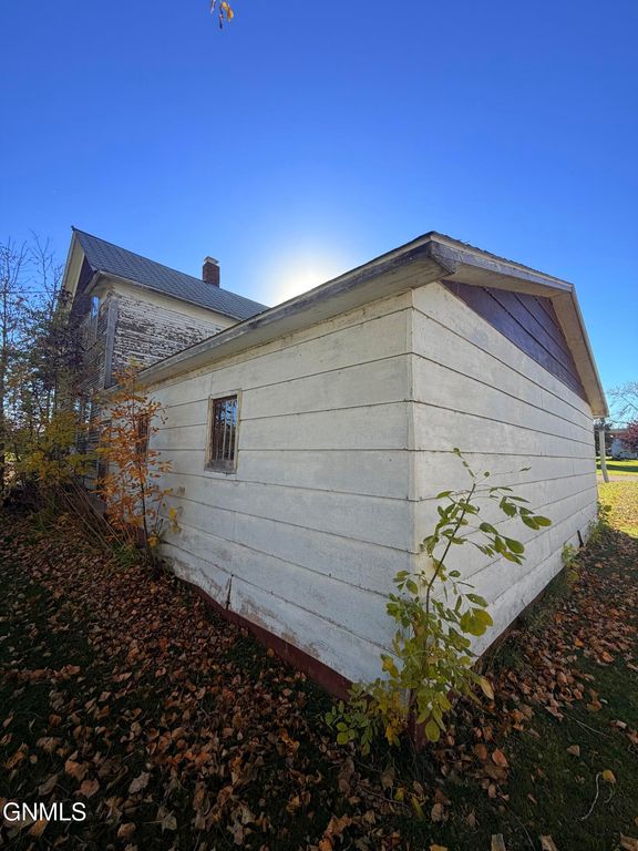 200 1st Avenue NE, Streeter, ND 58483 photo 4