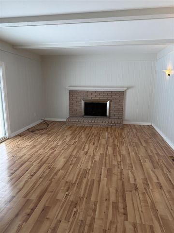 3550 Kings Point Drive, Troy, MI 48083