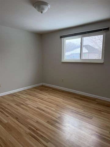 3550 Kings Point Drive, Troy, MI 48083