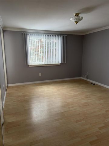 3550 Kings Point Drive, Troy, MI 48083