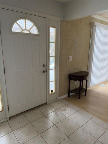 3550 Kings Point Drive, Troy, MI 48083