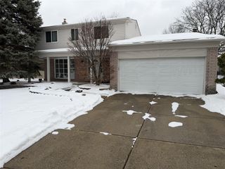 3550 Kings Point Drive, Troy, MI 48083