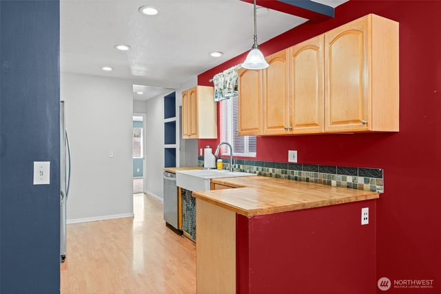1421 N 32nd Street, Renton, WA 98056