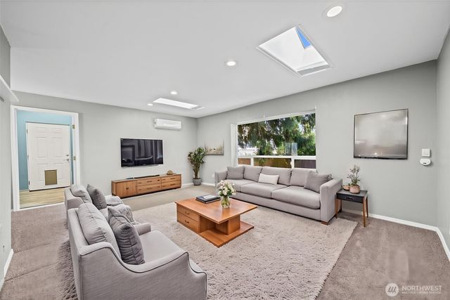 1421 N 32nd Street, Renton, WA 98056