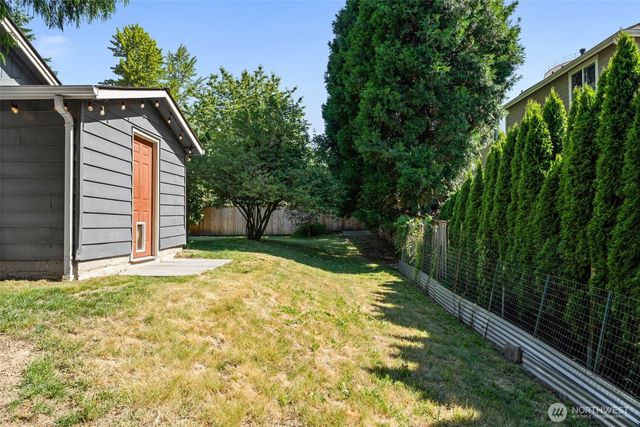 1421 N 32nd Street, Renton, WA 98056