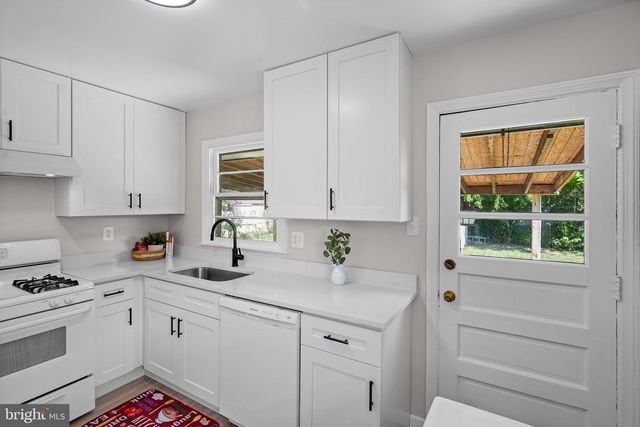 6927 COLUMBIA DR, Alexandria, VA 22307