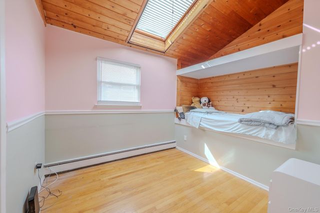 711 S Bayview Avenue, Freeport, NY 11520