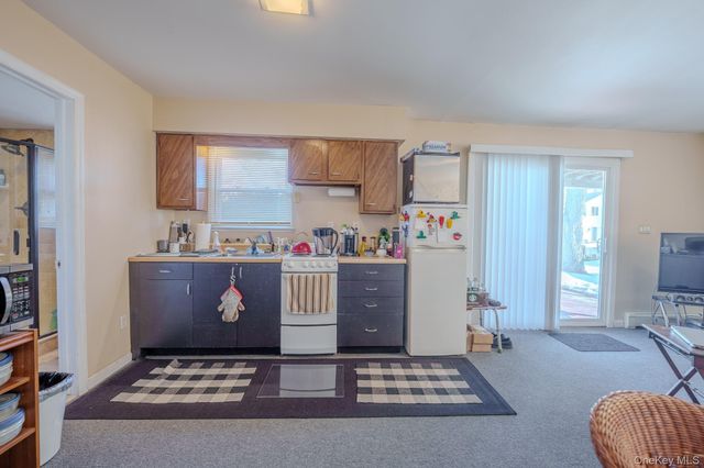 711 S Bayview Avenue, Freeport, NY 11520