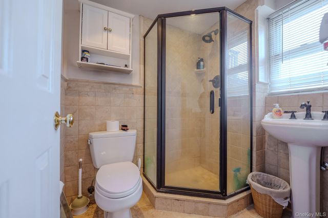 711 S Bayview Avenue, Freeport, NY 11520