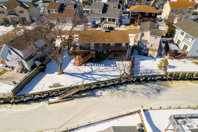 711 S Bayview Avenue, Freeport, NY 11520