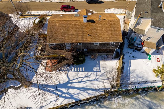 711 S Bayview Avenue, Freeport, NY 11520