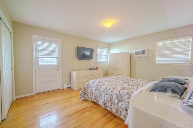 711 S Bayview Avenue, Freeport, NY 11520