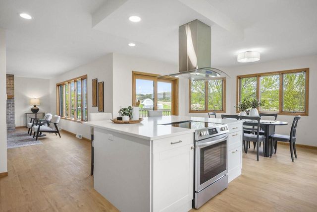 3153 Bollenbeck Street, Cross Plains, WI 53528