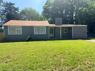 2442 MANCHESTER RD, Memphis, TN 38114
