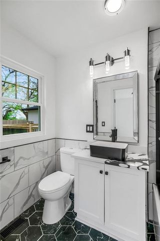 9806 Bennington Avenue, Kansas City, MO 64134