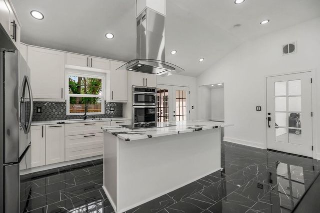 9806 Bennington Avenue, Kansas City, MO 64134