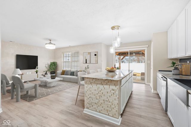 7674 Doone Valley Court, Avon, IN 46123