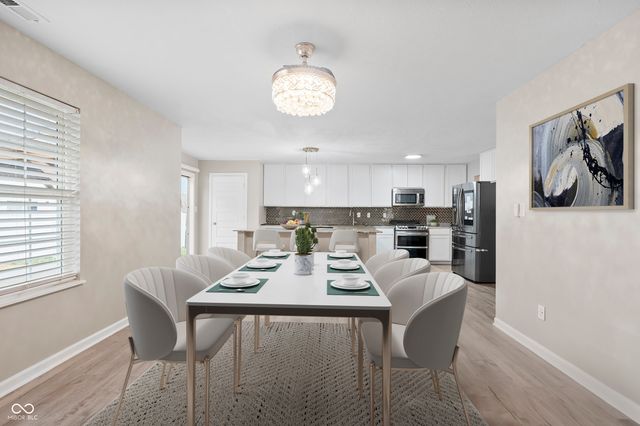 7674 Doone Valley Court, Avon, IN 46123