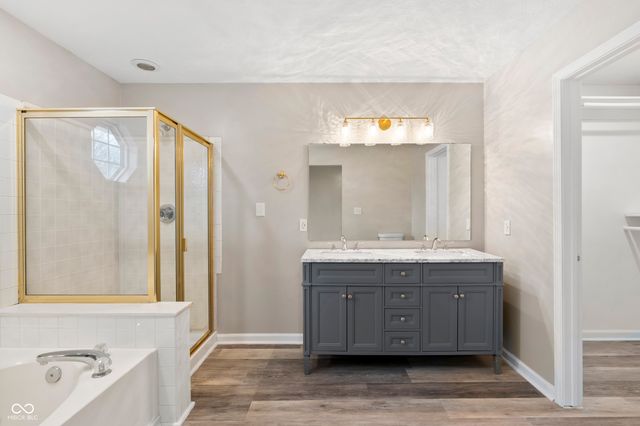 7674 Doone Valley Court, Avon, IN 46123