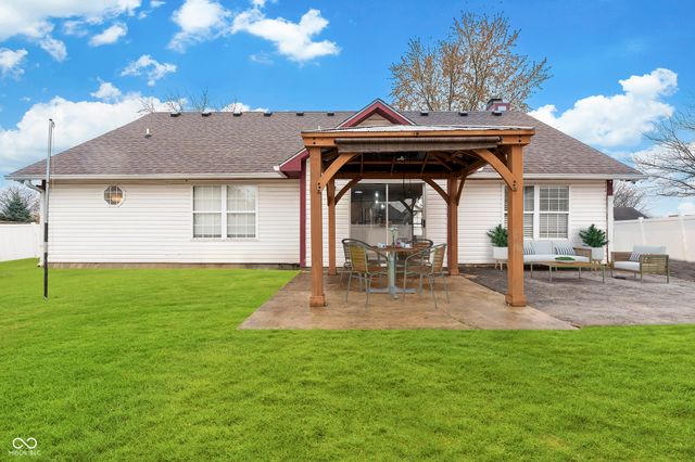 7674 Doone Valley Court, Avon, IN 46123