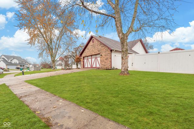 7674 Doone Valley Court, Avon, IN 46123