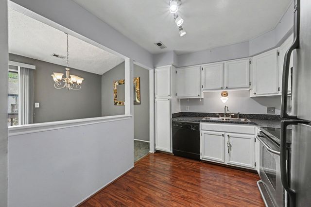 24225 Evergreen Road, Southfield City, MI 48075