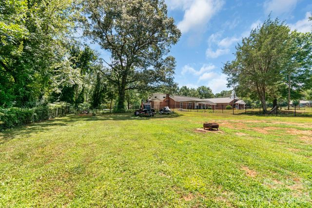 1501 Old Hickory Grove Road, Mount Holly, NC 28120
