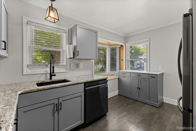14023 Beech Daly Road, Redford, MI 48239