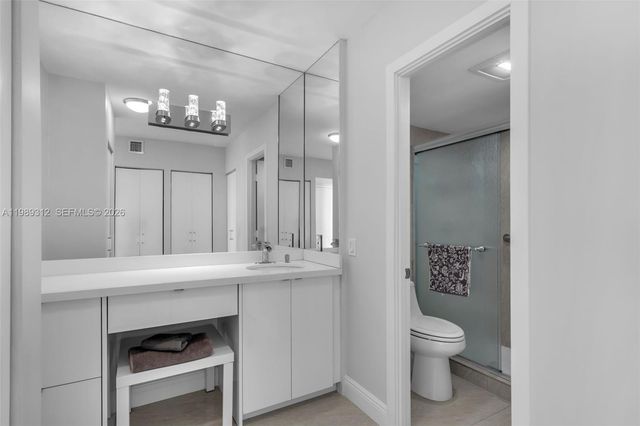 3731 N Country Club Drive 1427, Aventura, FL 33180