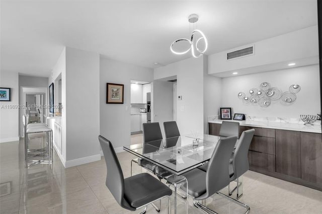3731 N Country Club Drive 1427, Aventura, FL 33180