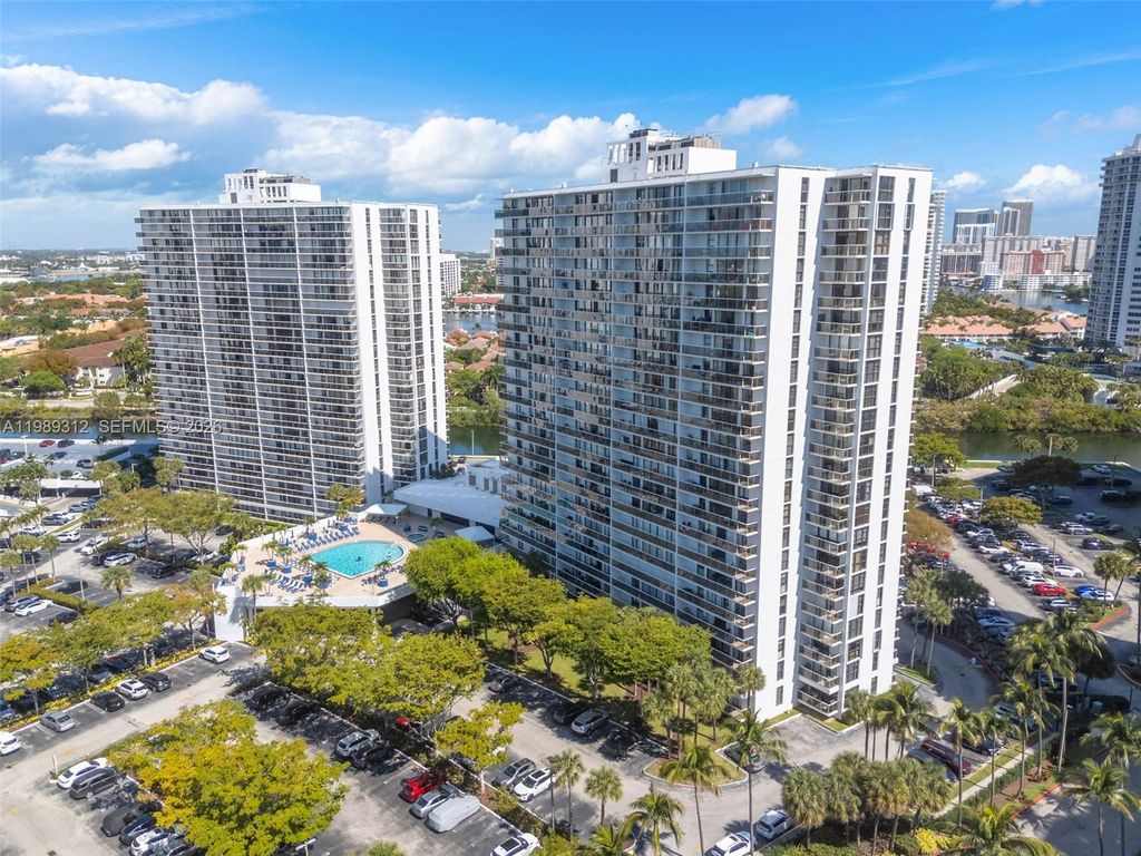3731 N Country Club Drive 1427, Aventura, FL 33180