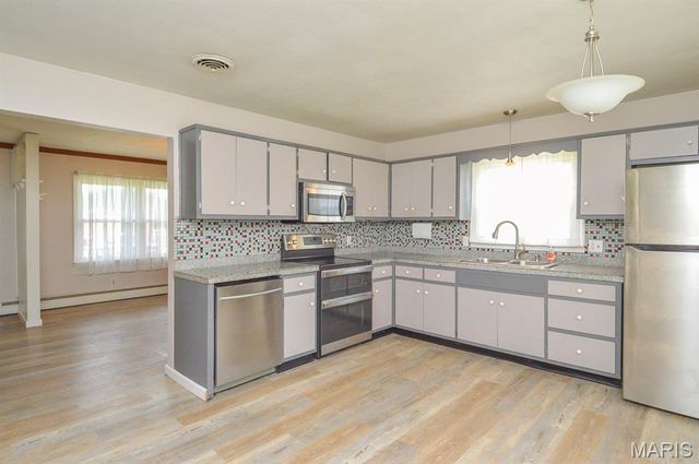2552 Frank Scott Parkway W, Belleville, IL 62223