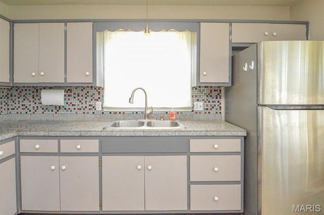 2552 Frank Scott Parkway W, Belleville, IL 62223