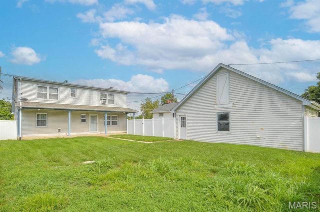 2552 Frank Scott Parkway W, Belleville, IL 62223