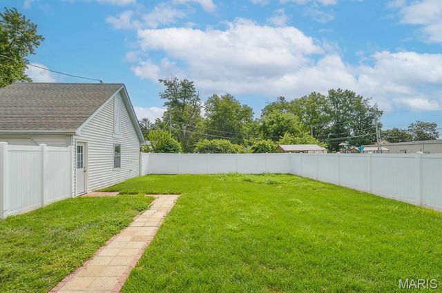 2552 Frank Scott Parkway W, Belleville, IL 62223