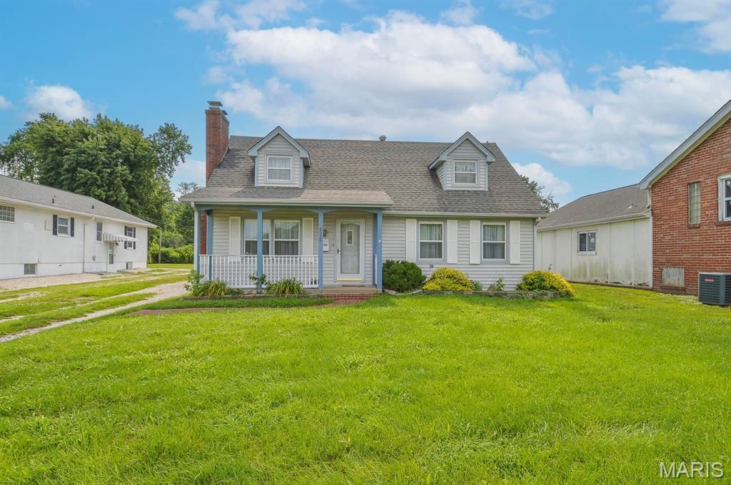 2552 Frank Scott Parkway W, Belleville, IL 62223
