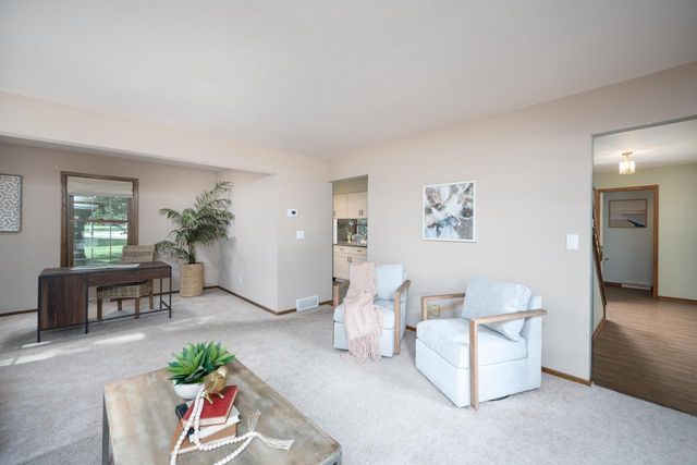 7728 W Imperial DRIVE, Franklin, WI 53132