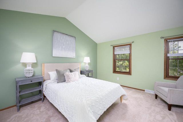 7728 W Imperial DRIVE, Franklin, WI 53132