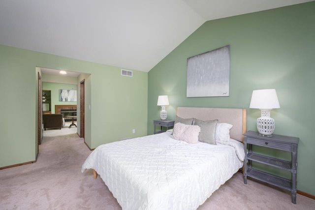 7728 W Imperial DRIVE, Franklin, WI 53132