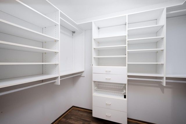 7728 W Imperial DRIVE, Franklin, WI 53132