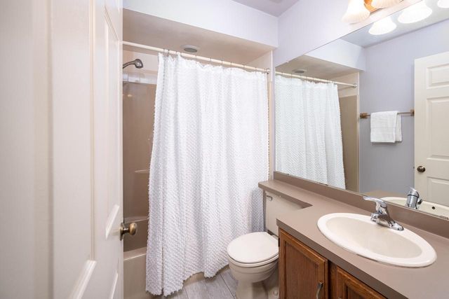 7728 W Imperial DRIVE, Franklin, WI 53132