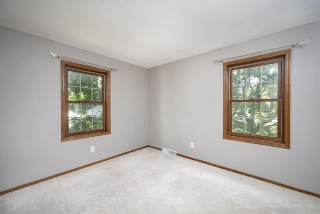 7728 W Imperial DRIVE, Franklin, WI 53132