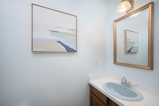 7728 W Imperial DRIVE, Franklin, WI 53132