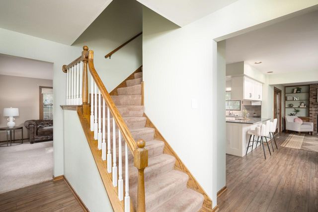 7728 W Imperial DRIVE, Franklin, WI 53132