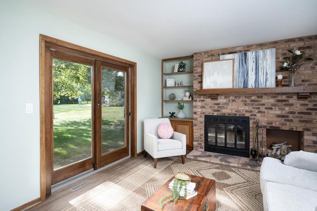 7728 W Imperial DRIVE, Franklin, WI 53132