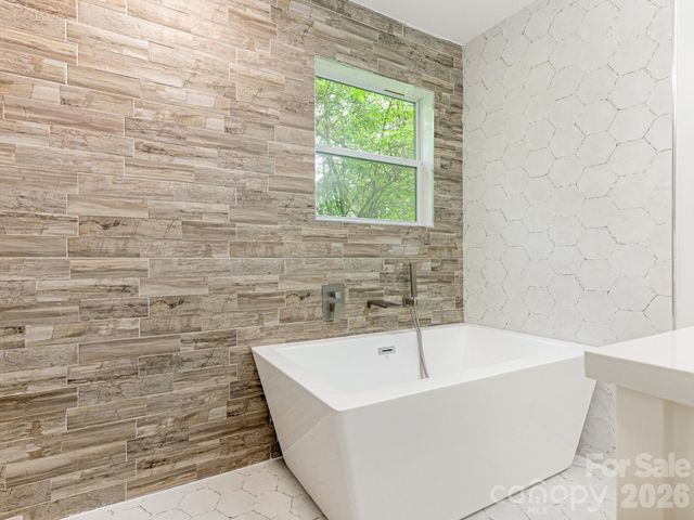 1831 Erie Street, Charlotte, NC 28216