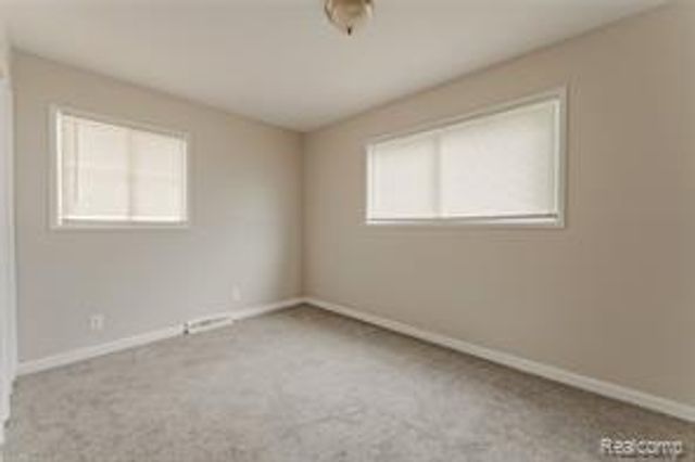 93 W Princeton Avenue, Pontiac, MI 48340