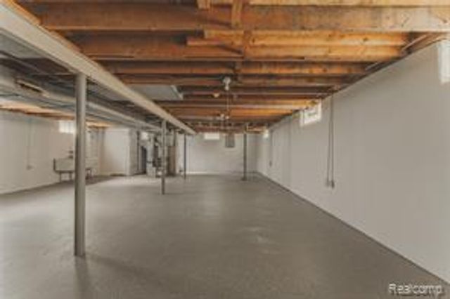 93 W Princeton Avenue, Pontiac, MI 48340